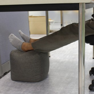 사무실 책상 풋스툴 의자 빈백 발받침대 쿠션